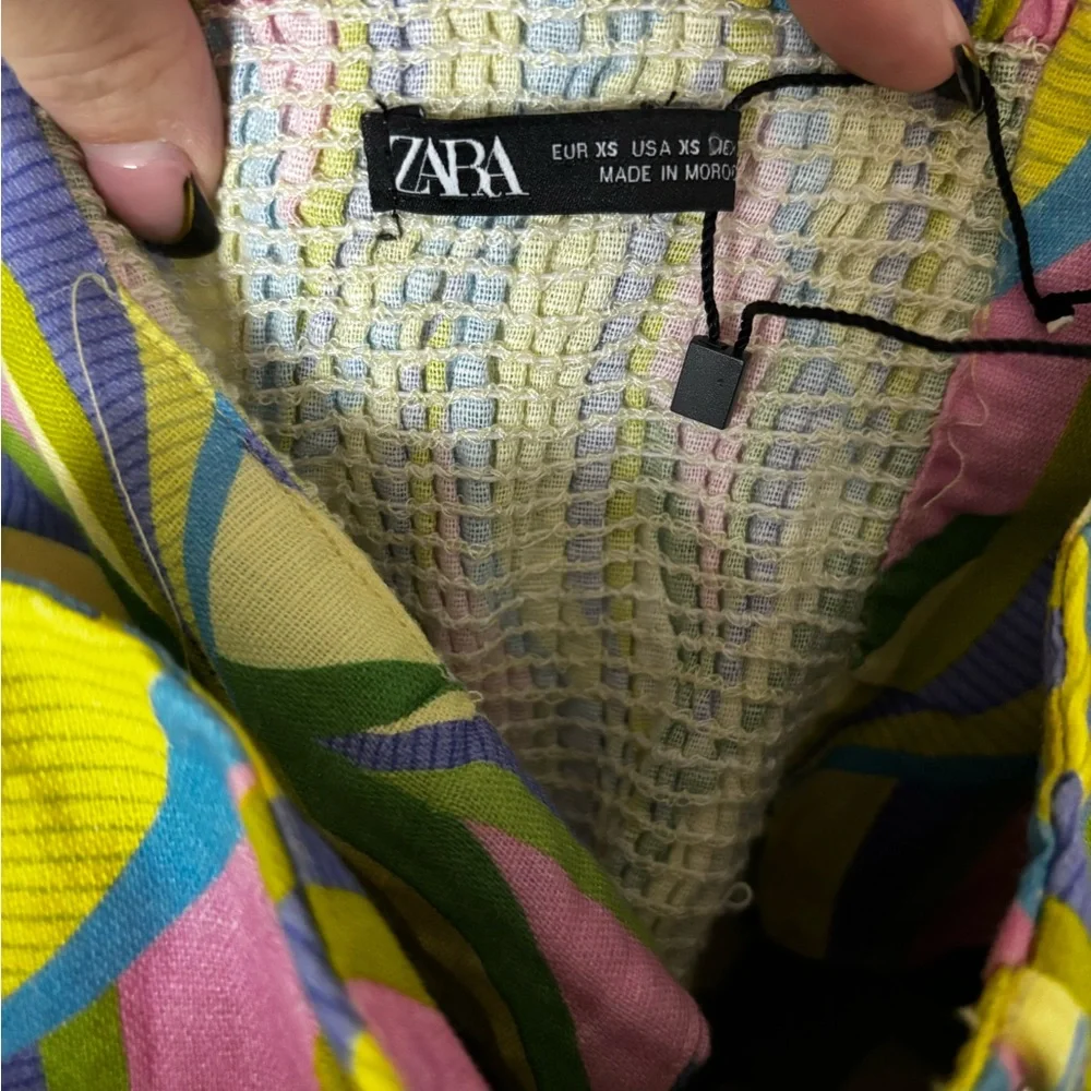 Zara Multicolor Patterned top - Picture 3 of 4